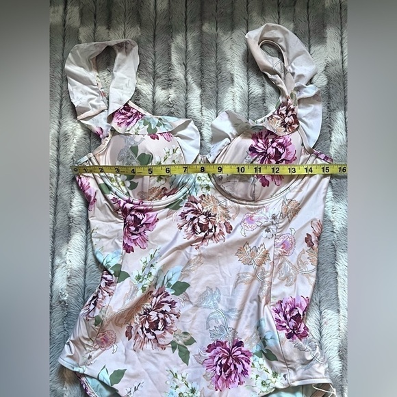 Milea Desert Rose Frill One Piece - Picture 5 of 13